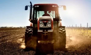 Tractor Casematic 915 Behind History, Legacy & More